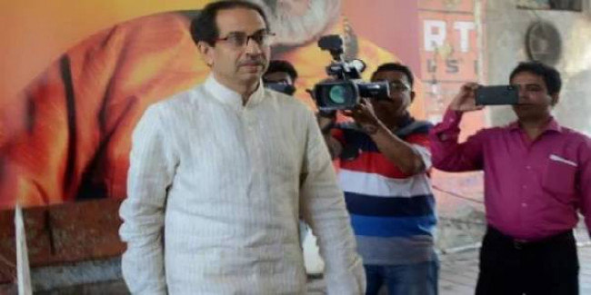 कोहिनूर इमारत मामला: राज ठाकरे के समर्थन में आए शिवसेना प्रमुख उद्धव ठाकरे