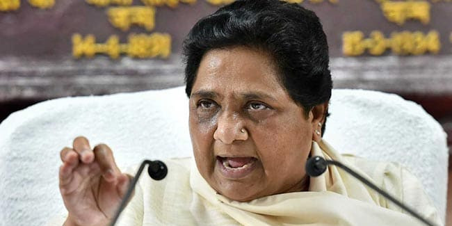 भाई-भतीजे के समर्थन में आई मायावती, कहा-सोशल मीडिया पर फैलाई जा रही अफवाह