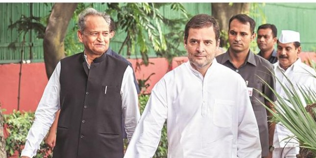 दिल्ली में गहलोत के नाम से राजस्थान में मची खलबली में कितनी सच्चाई