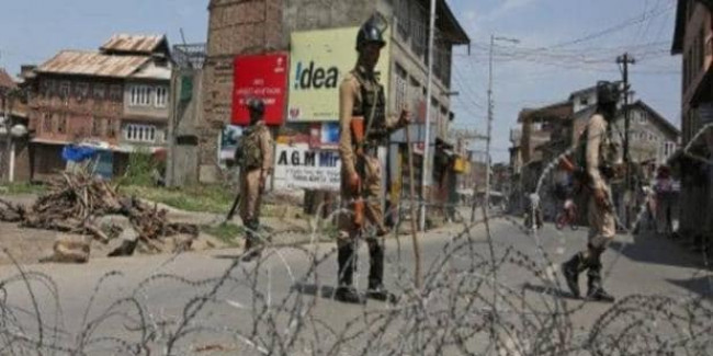 J-K: प्रशासन के सामने नई चुनौती, जगह कम पड़ी तो घरों-होटलों को बनाना पड़ा हिरासत केंद्र