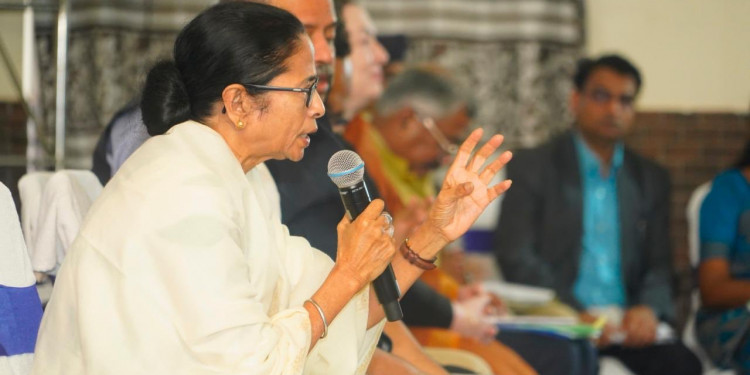 Mamata Banerjee Blames BJP Govt for the Death of 5 Labourers in Kashmir