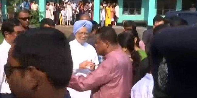 Manmohan Singh Casts His Vote In Assam's Dispur In Phase 3 Of Elections