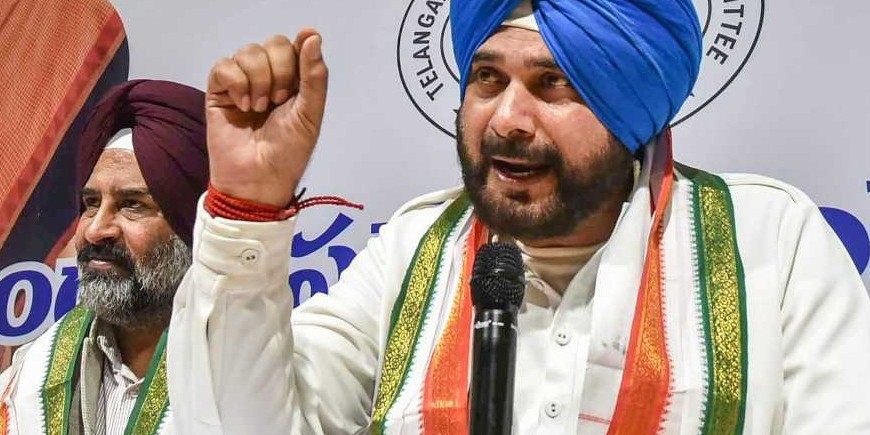 सिद्धू को याद दिलाया जा रहा है राजनीति छोड़ने का वादा, लोगों ने यूं लिया आड़े हाथों