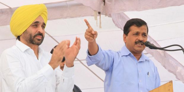 केजरीवाल ने भगवंत मान से ली ‘बोलदा पंजाब’ की जानकारी