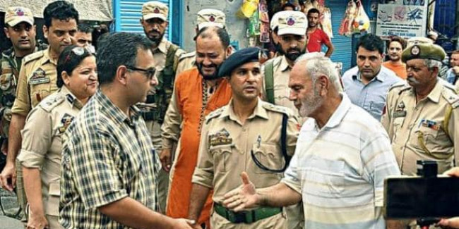 स्कूल खुले-दफ्तर लौटेेंगे कर्मचारी, पढ़ें कश्मीर में आज क्या-क्या बदला