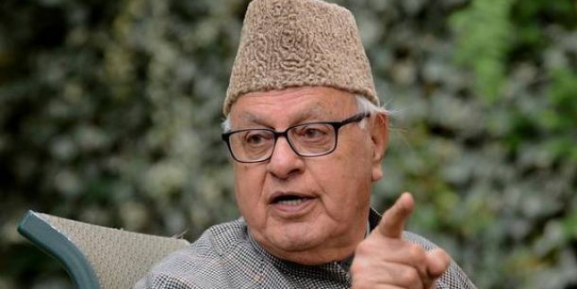 जम्मू-श्रीनगर राजमार्ग पर यात्रियों को किया जा रहा परेशान: फारूक