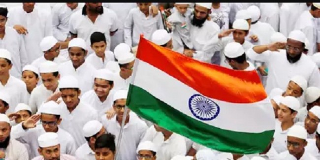 प्रधानमंत्री मोदी ने दी मुस्लिम छात्रों को 5 करोड़ की ईदी !!