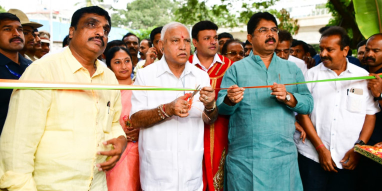 CM Yediyurappa Praises Rebel Congress Legislator MTB Nagaraj