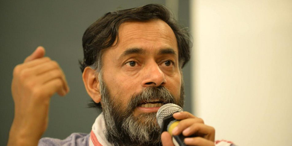 62 लोगों के लेटर पर बोले योगेंद्र यादव, कलाकार कैसे गिर सकता है?