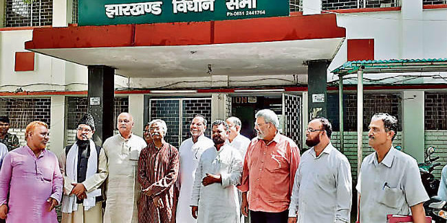 भाजपा के विरुद्ध कई दल एकजुट