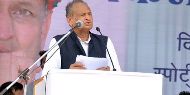 प्राथमिकता से होगा किसानों एवं आदिवासियों की समस्याओं का समाधान: मुख्यमंत्री