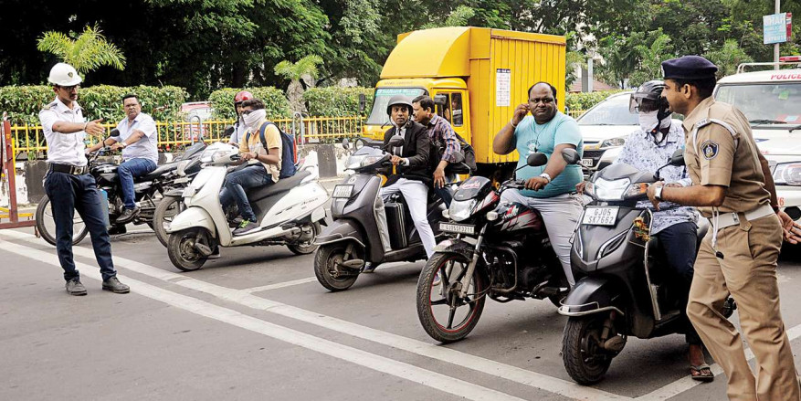 Gujarat Congress begins missed-call drive to protest fines