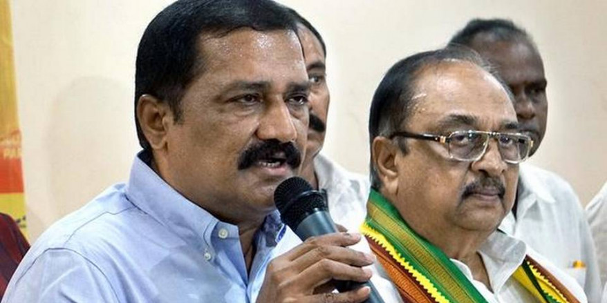 Jagan should come clear on Capital issue, demands Ganta