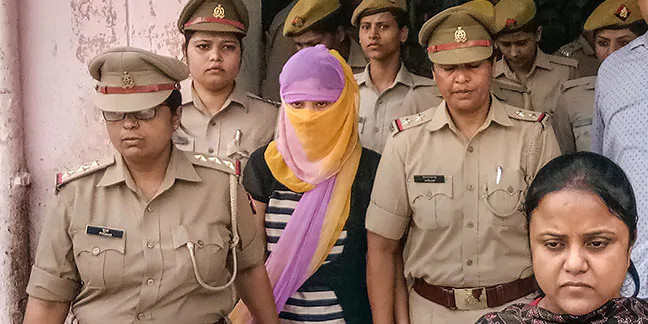 चिन्मयानंद मामला : छात्रा की न्यायिक हिरासत मामले की सुनवाई 14 अक्तूबर को