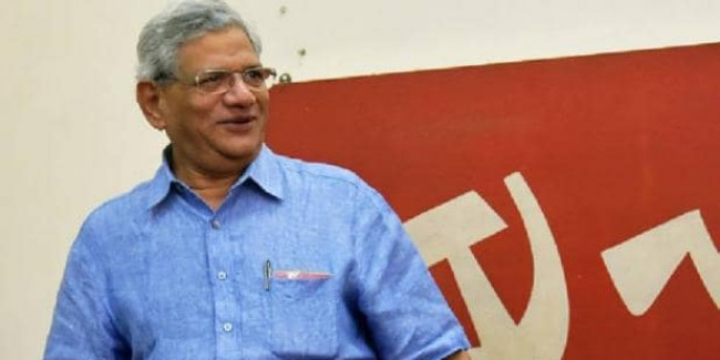 आजाद के बाद येचुरी और डी राजा को भी श्रीनगर एयरपोर्ट पर रोका, मिला रिटर्न टिकट