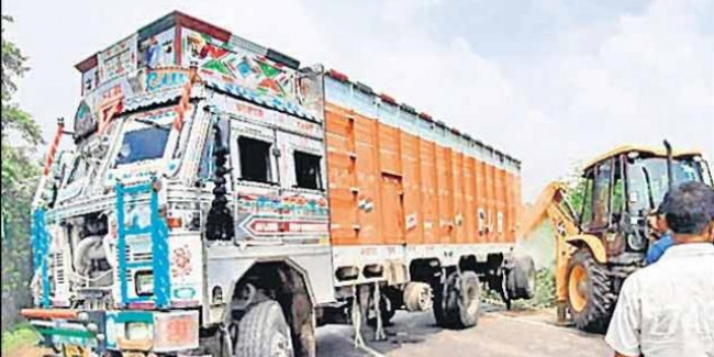 उन्नाव रेप पीड़िता के साथ हादसे पर गरमाई सियासत