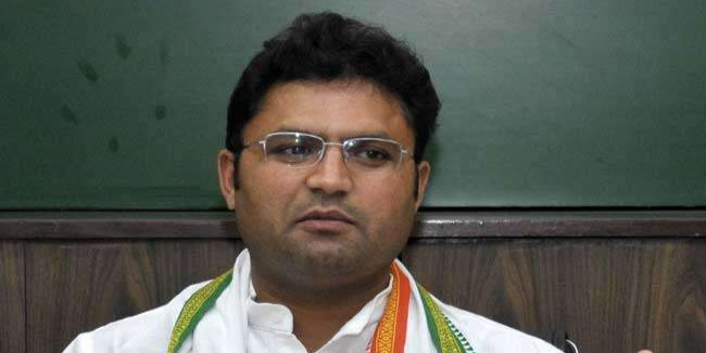 प्रियंका गांधी को हिरासत में लिये जाने के बाद विरोध, अशोक तंवर ने जारी किया ये आदेश