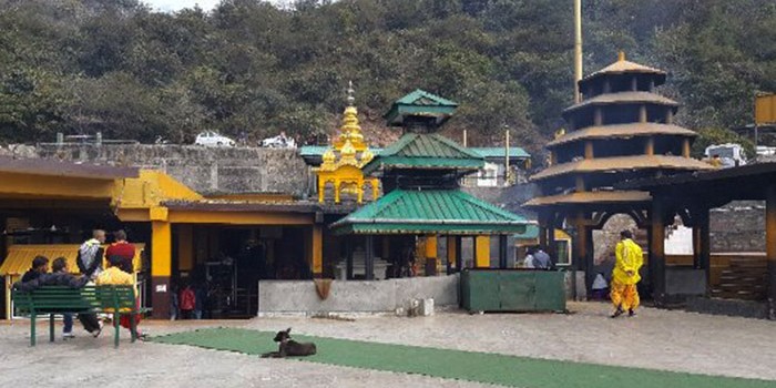 जीत के लिए शत्रुनाशिनी मां बगलामुखी के दर पहुंचे अनुराग ठाकुर, करवाया तांत्रिक अनुष्ठान