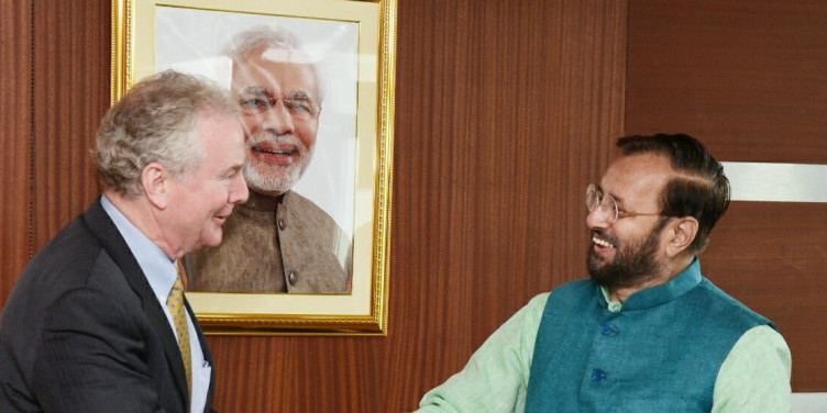 अमेरिकी सांसद अपनी आंखों से देखना चाहते थे कश्मीर की हालात, भारत सरकार ने नहीं दी मंजूरी
