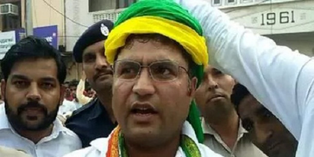 जेजेपी प्रत्याशी की शक्ति प्रदर्शन रैली में पहुंचे तंवर, कांग्रेस और BJP पर साधा निशाना