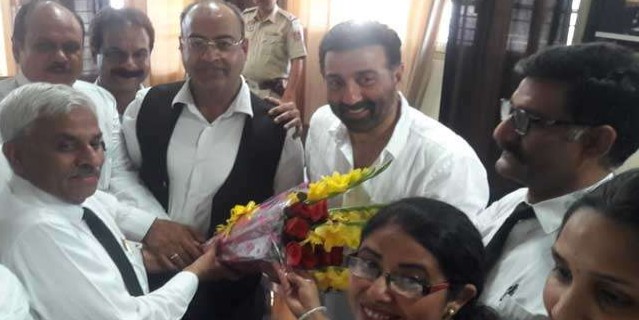 चुनावी रण में बोले सनी देयोल- तारीख पर तारीख नहीं दूंगा, सीधे जनता का काम करूंगा