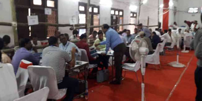 Bihar Election Results: किशनगंज में BJP को लगा झटका, AIMIM के कमरूल होदा हुए आगे