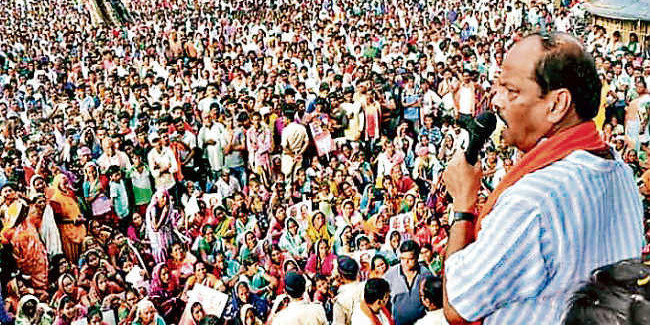गोला के आदिवासी नेता ने दुमका व रांची में खरीदी आदिवासियों की जमीन, हम करायेंगे वापस : रघुवर
