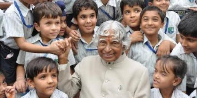 मिसाइलमैन एपीजे कलाम को कृतज्ञ राष्ट्र की श्रद्धांजलि