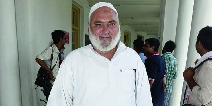 AAP विधायक हाजी इशराक खान ने सील किए गए मकान का ताला तोड़ा