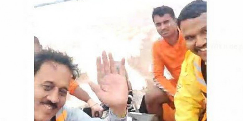 'I even swam to an area to help people': Girish Mahajan dismisses 'flood selfie' outrage by people 'sitting in AC rooms'