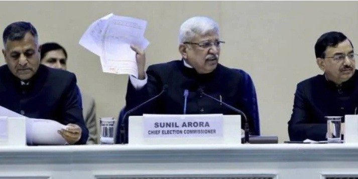 EC की क्लीन चिट पर आयोग में ही मतभेद, आयुक्त लवासा और CEC आमने-सामने