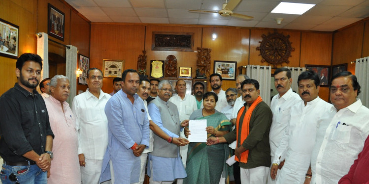 छत्तीसगढ़ में 'बदलापुर' की शिकायत लेकर राज्यपाल के पास पहुंची भाजपा