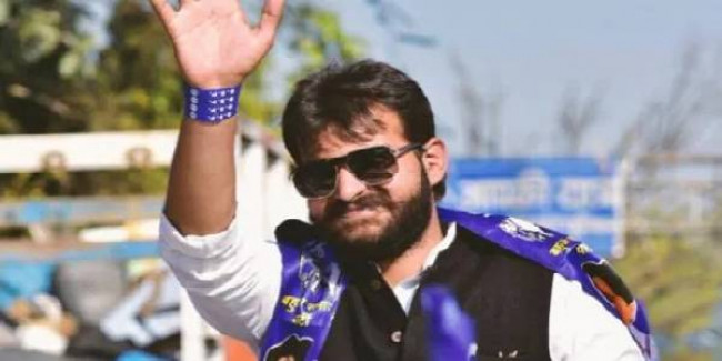 बाहुबली मुख्तार अंसारी के बेटे के घर से विदेशी गन्स, 4 हजार से ज्यादा कारतूस बरामद
