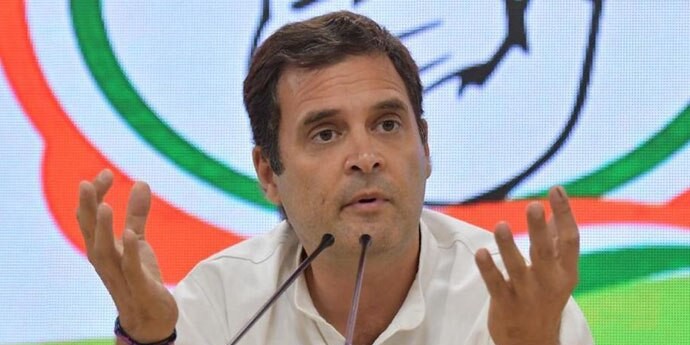 अमेठी से राहुल गांधी बहुत पीछे, स्मृति ईरानी साढ़े सात हजार वोटों से आगे
