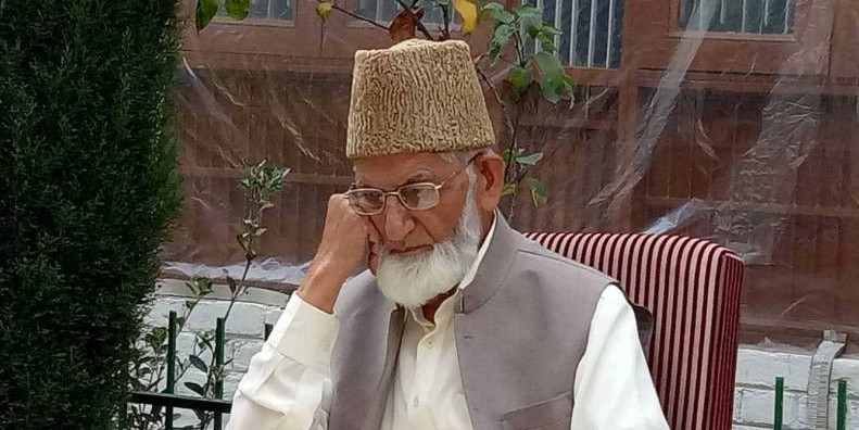 Geelani hails release of prisoners by India, Pakistan