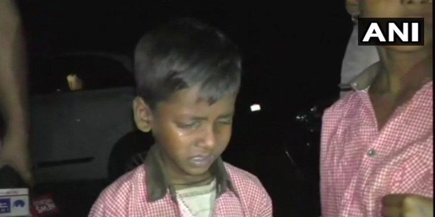 यूपी : मंत्री के इंतजार में 8 घंटे तक भूख से बिलखते रहे बच्चे, किसी ने नहीं सुनी