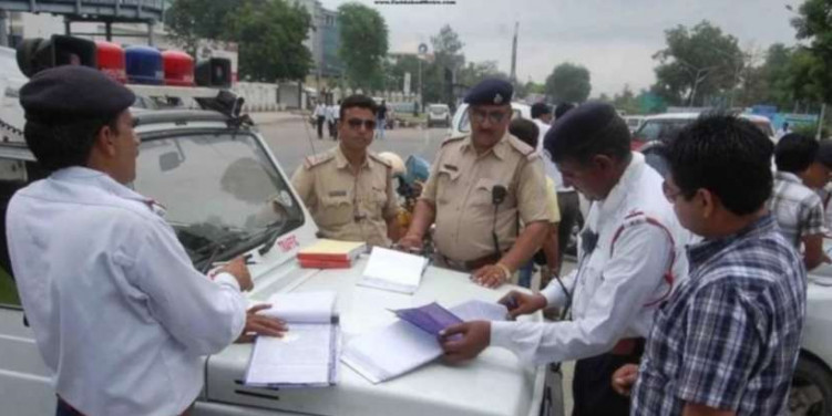 'ट्रैफिक नियम टूटने पर ही कागजों की जांच हो'