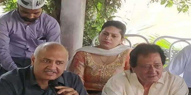 मोदी और शाह को हटाने के लिए किसी से भी हाथ मिलाने को तैयार: मनीष सिसोदिया