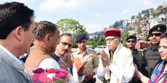 लालकृष्ण आडवाणी सात दिवसीय दौरे पर शिमला पहुंचे, प्रदेश नेतृत्व ने किया स्वागत