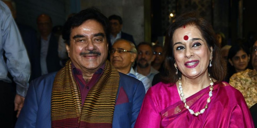 शत्रुघ्न सिन्हा की पत्नी पूनम सिन्हा सपा में शामिल, लखनऊ से लड़ेंगी चुनाव, 18 को करेंगी नामांकन