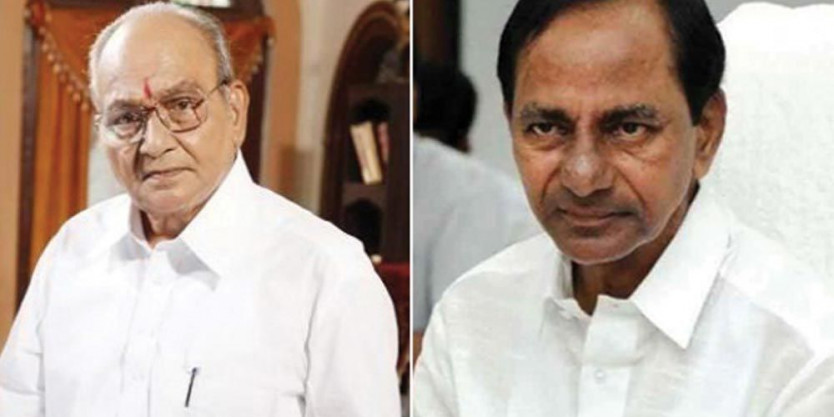 CM KCR pays visit to director K Vishwanath's house