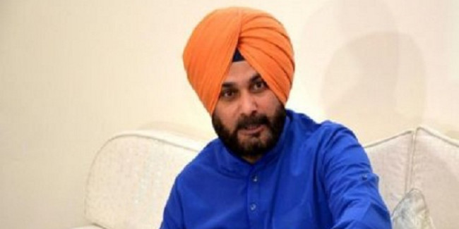 सिद्धू ने मृतकों के परिवार गोद लेने का वादा किया था, लेकिन न राशन दिया, न आर्थिक मदद