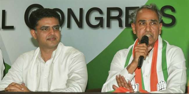 अपनी ही सरकार के खिलाफ आमरण अनशन पर बैठे कांग्रेस विधायक