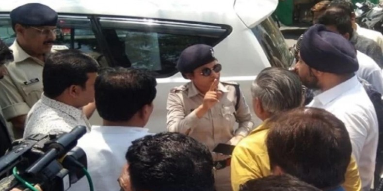 कांग्रेसी मंत्री के भतीजे की महिला ट्रैफिक सूबेदार से बदतमीजी, ट्रांसफर की दी धमकी