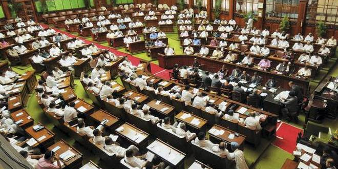 कर्नाटक: सदन की कार्यवाही शुरू, बागी विधायकों से मिलेंगे स्पीकर